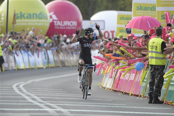 Sergio Henao wins stage 6